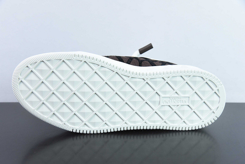 Va1e*ntin0 sneaker