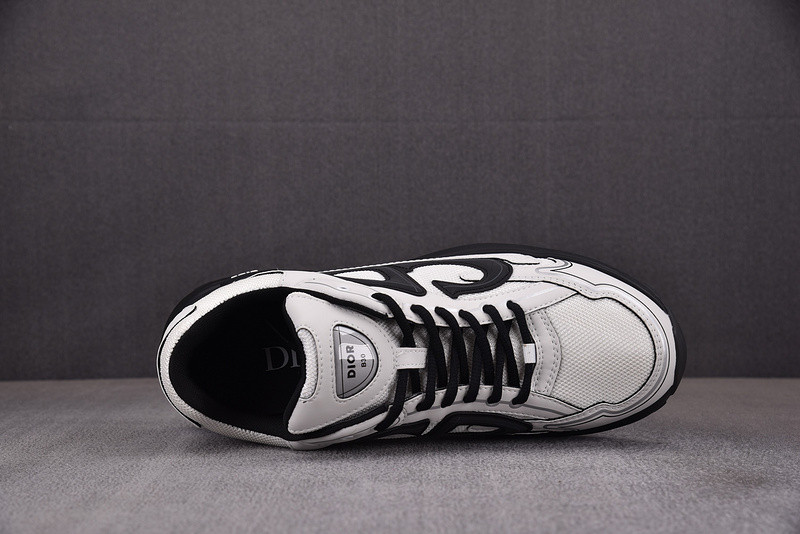 dio* sneaker
