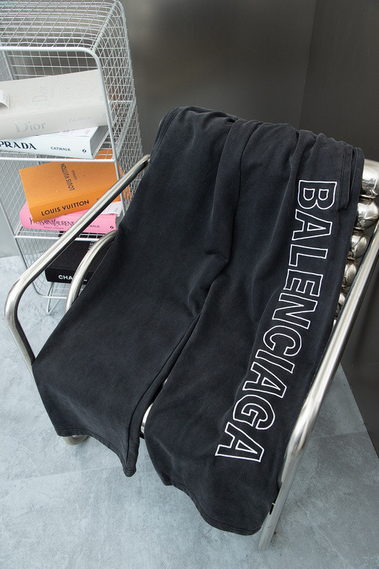 Ba*len*cia*ga clothes