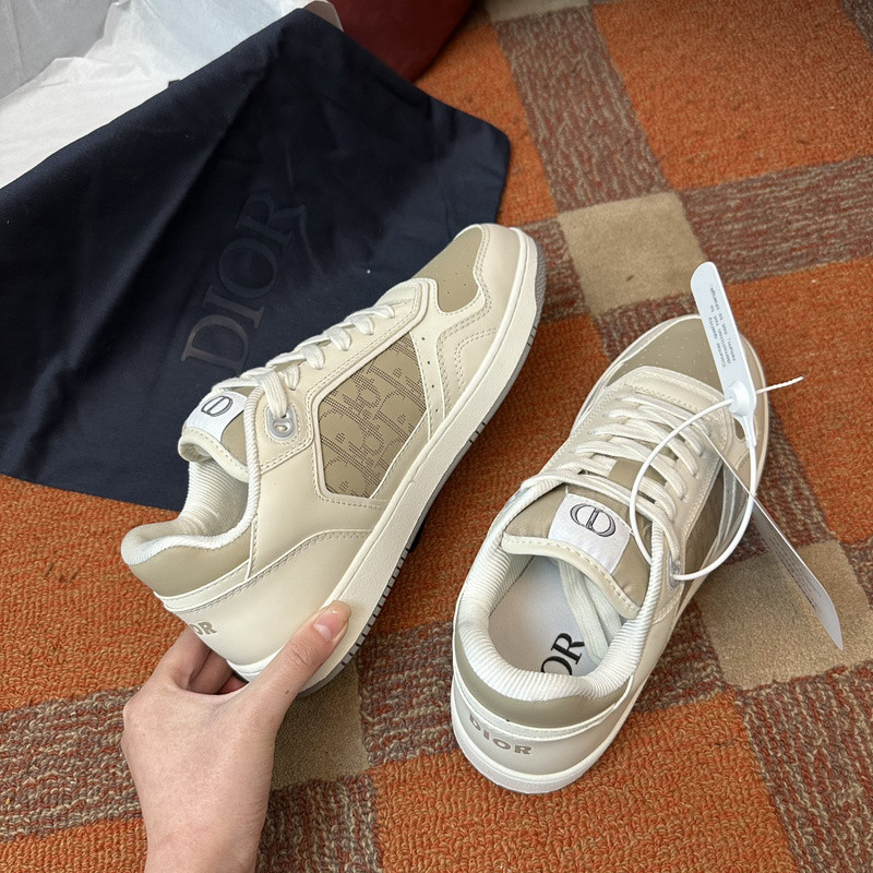 DIO* SNEAKER