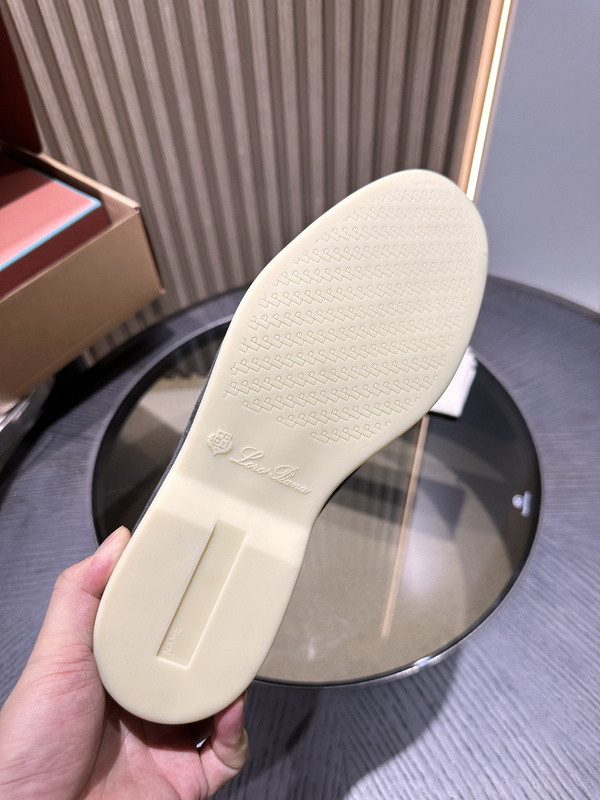 L0r0 P1ana sneaker