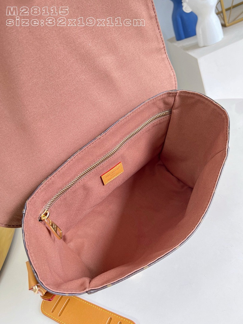 LVT PURSE