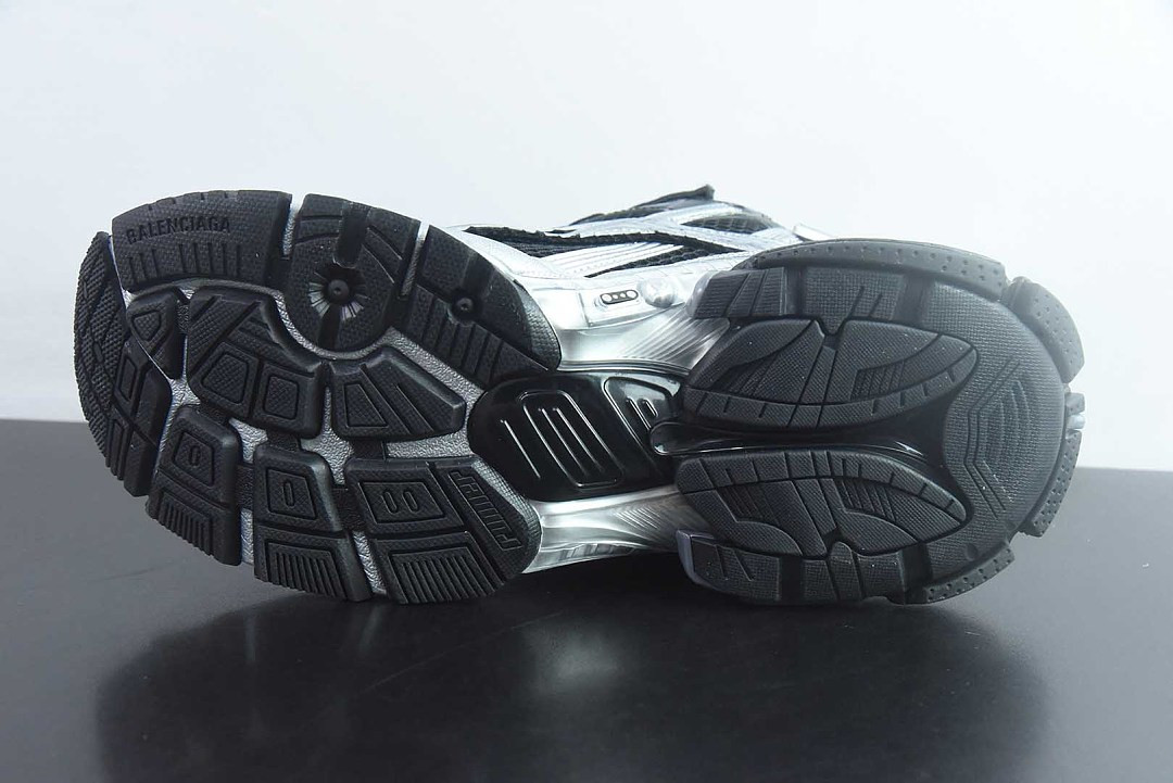 Ba1en*iaga Runner Sneaker LED
