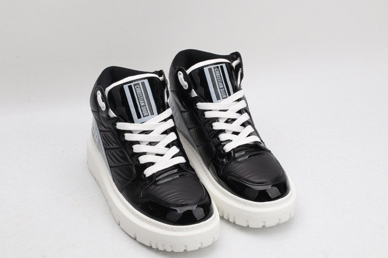 dio* sneaker