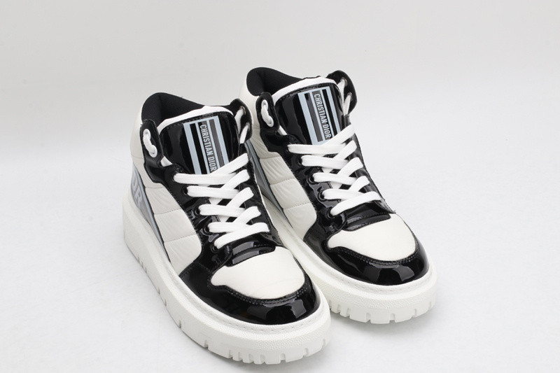 dio* sneaker