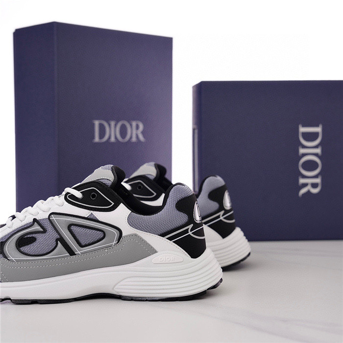 dio* sneaker
