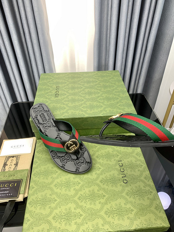 g*u*i sandals