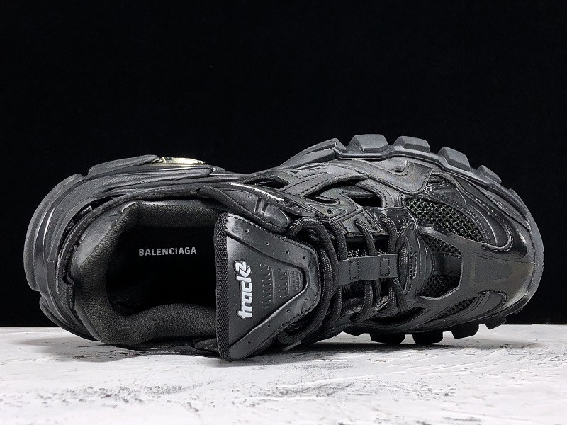 bc track sneaker