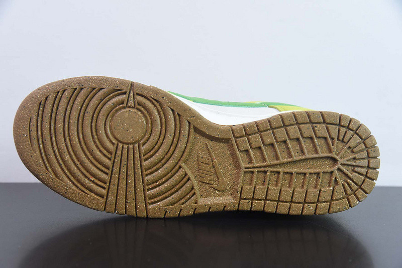 nike dunk low se 85 do9457-122
