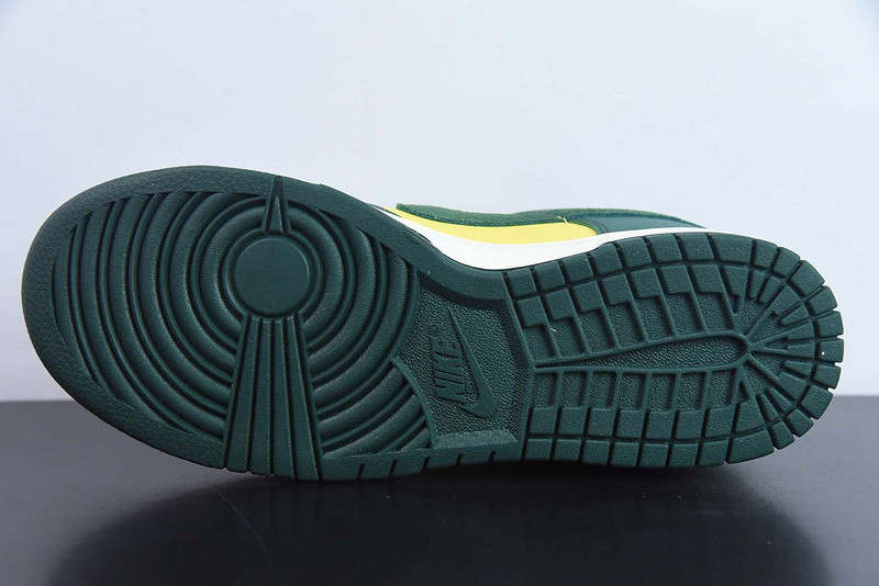 nike dunk low se noble green (women
