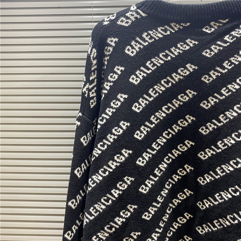 Ba1en*iaga clothes