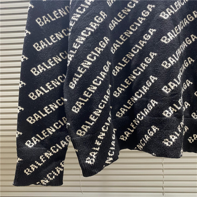 Ba1en*iaga clothes