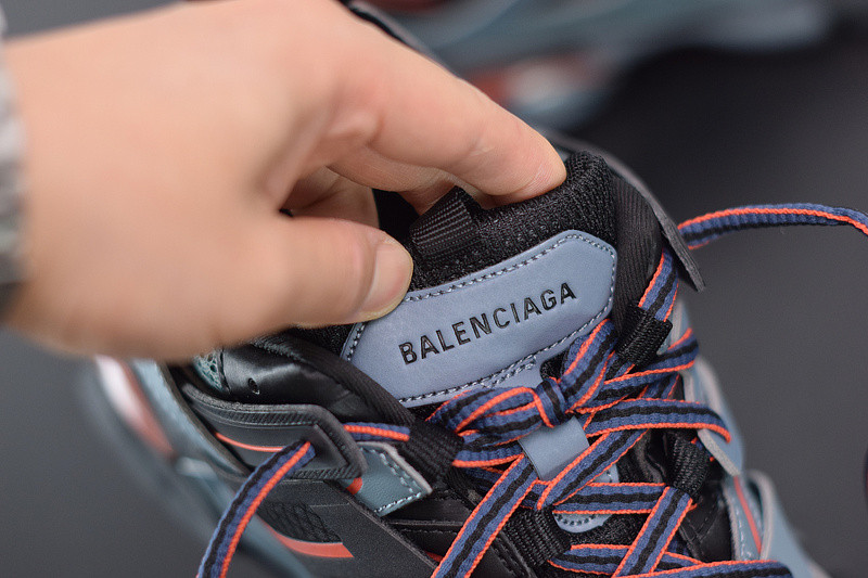 bc track sneaker
