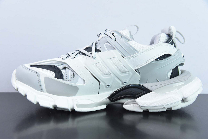 bc track sneaker