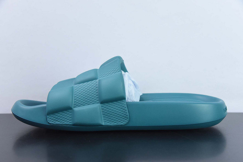 lvt sandals