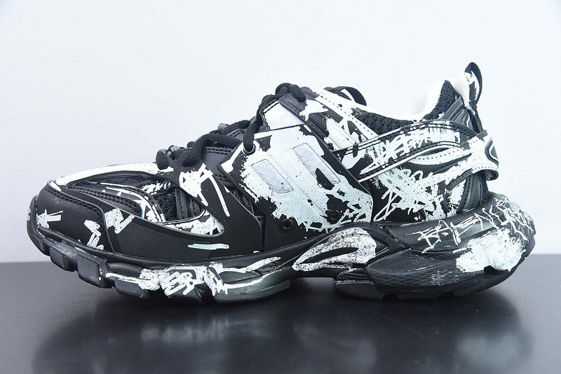 bc track sneaker