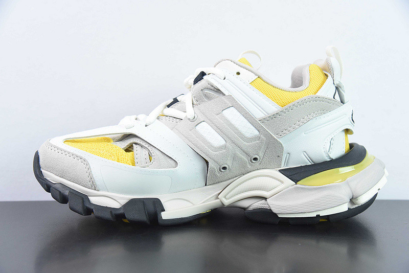 bc track sneaker