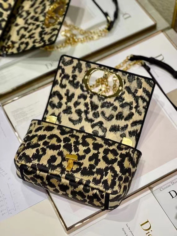 D10r bag