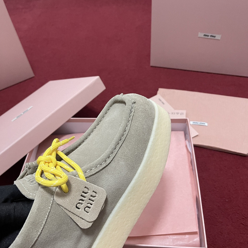 M1um1u sneaker