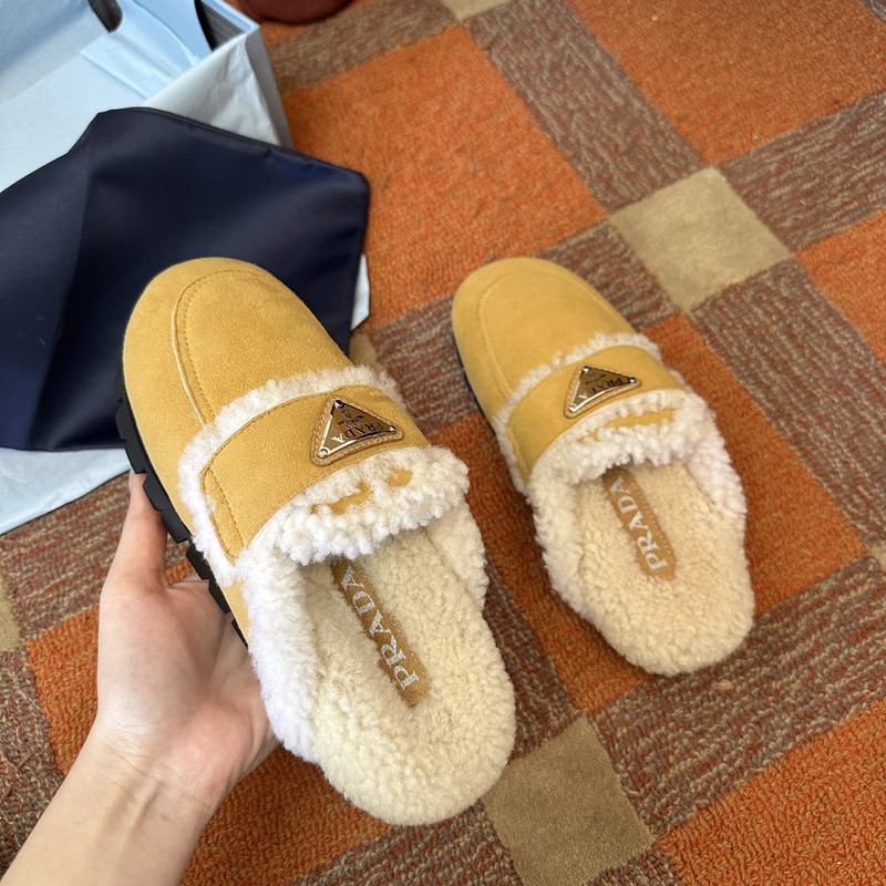 Pra*a sandals