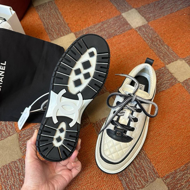 Ch**el sneaker