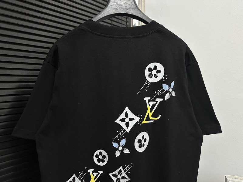 Ba1en*iaga clothes