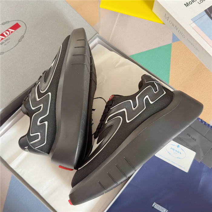 pr sneaker