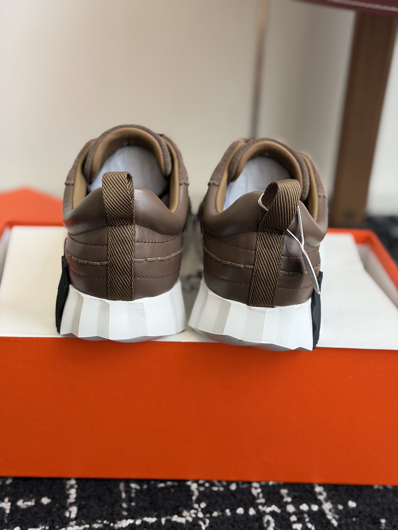 H**me5 Sneaker