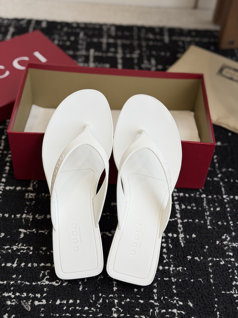 Gvc*1 SANDALS