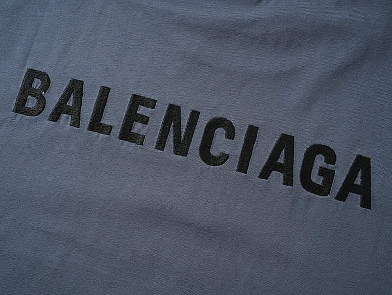 Ba1en*iaga clothes