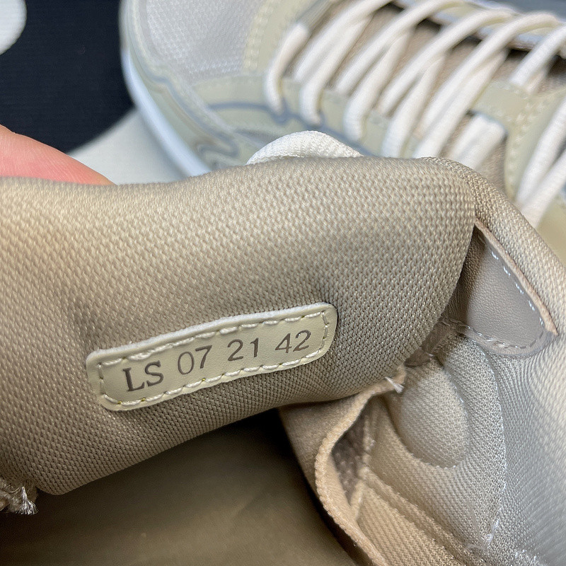 dio* sneaker