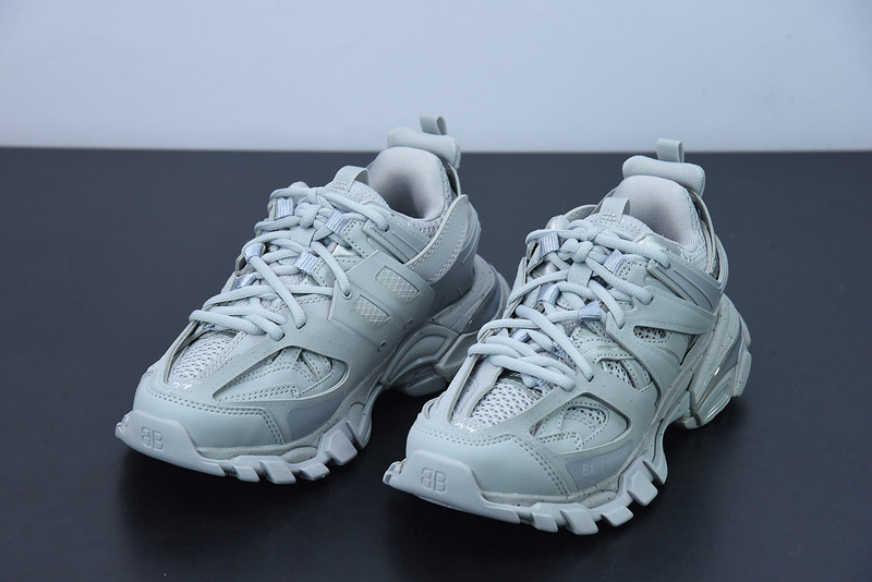 bc track sneaker