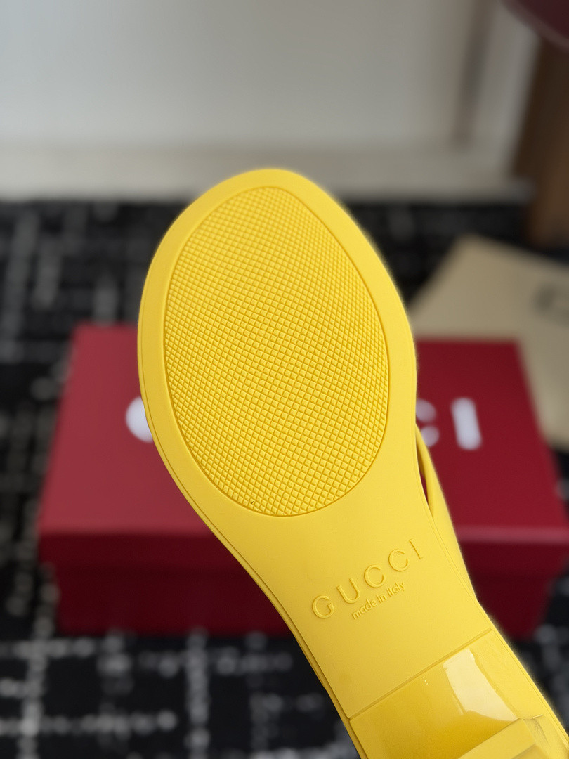 Gvc*1 SANDALS