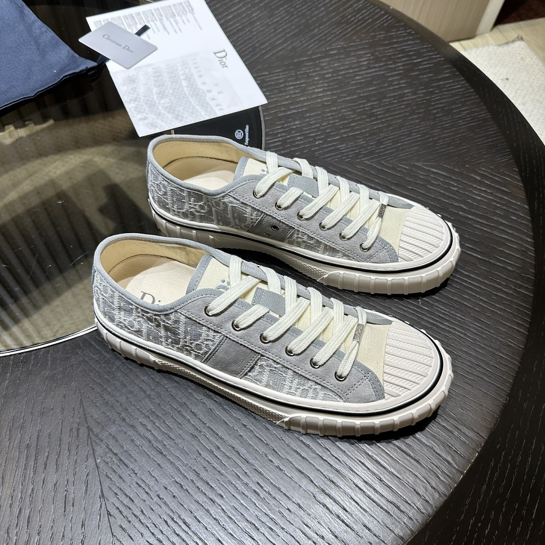 DIO* SNEAKER