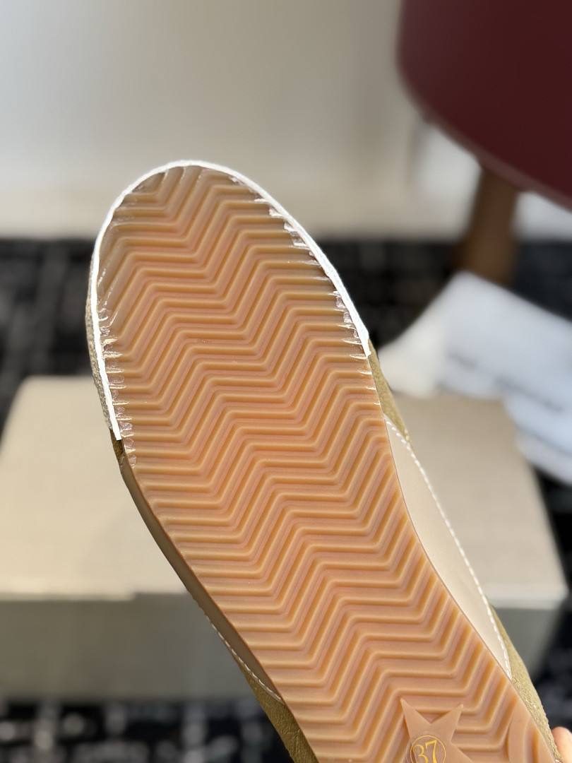 GGDB SNEAKER