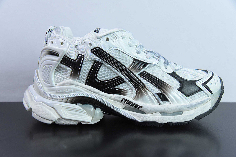 Ba*len*cia*ga runner sneaker