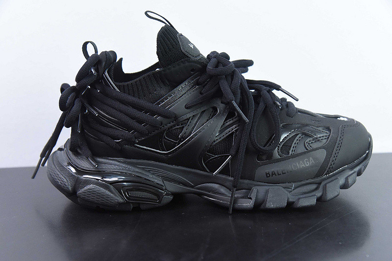 bc track sneaker