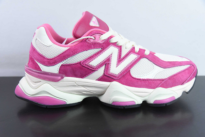 NEW BALANCE SNEAKER