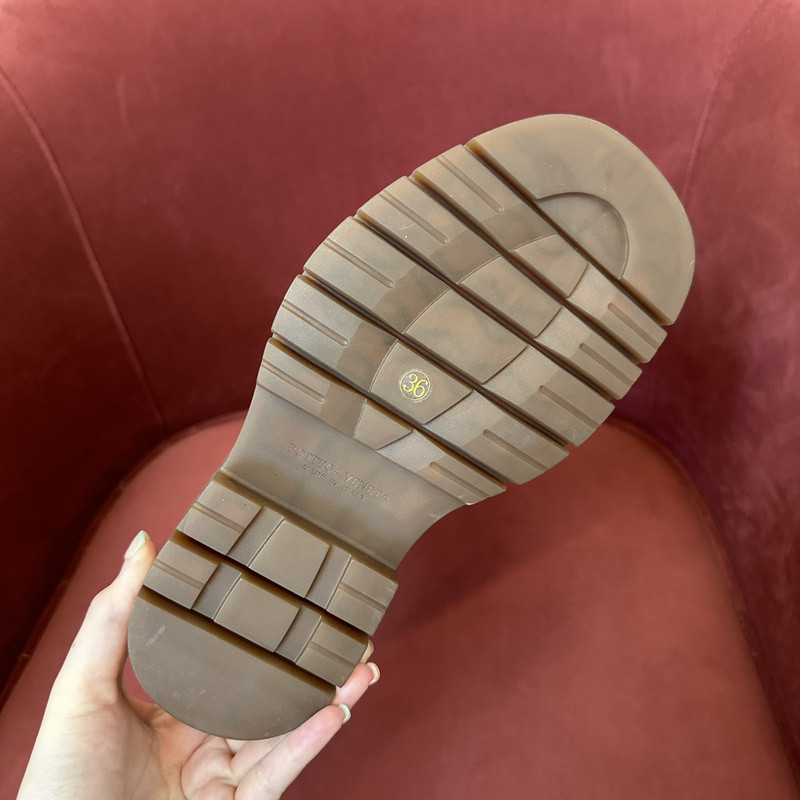 bo*te*ga Ve*ne*ta sneaker