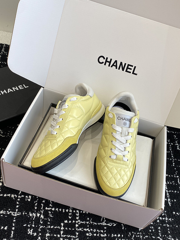 Ch**el sneaker