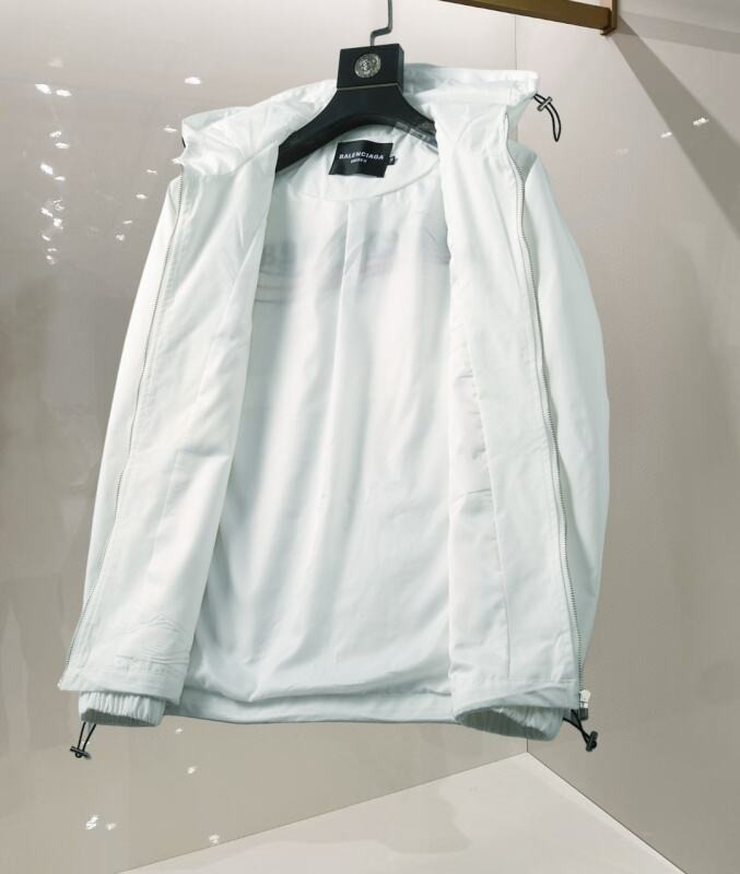 Ba1en*iaga clothes