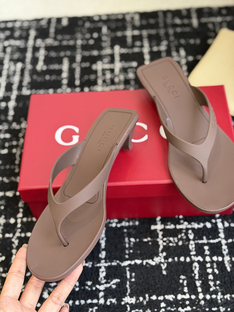 Gvc*1 SANDALS