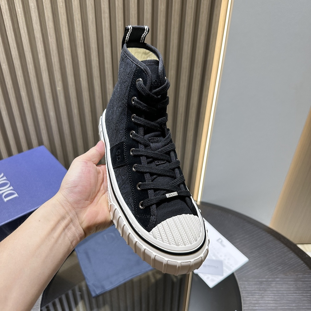 DIO* SNEAKER