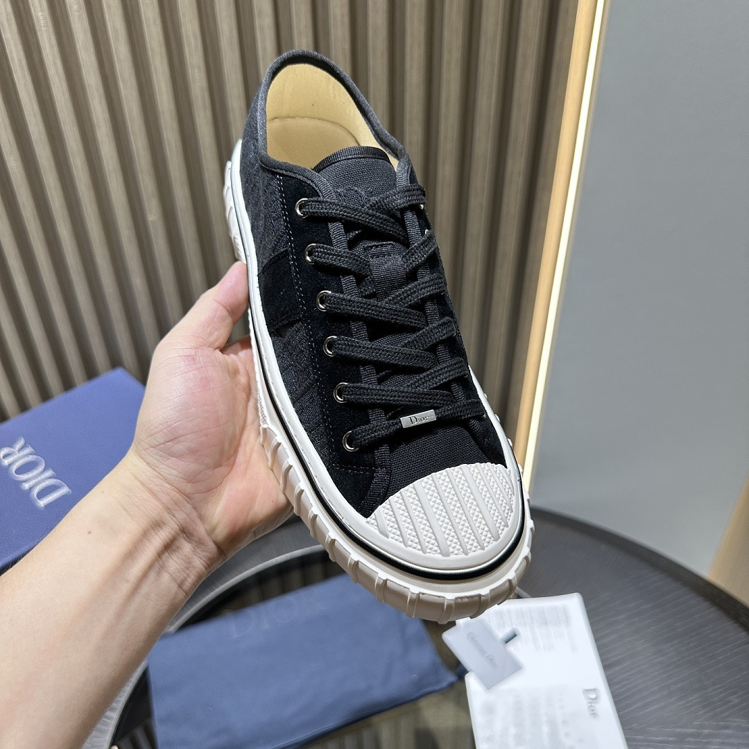 DIO* SNEAKER