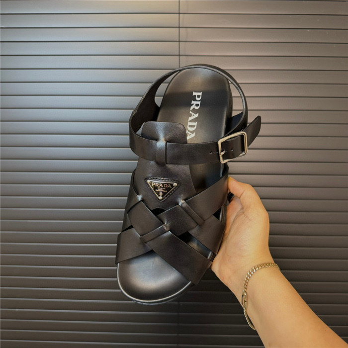 pra*a sandals