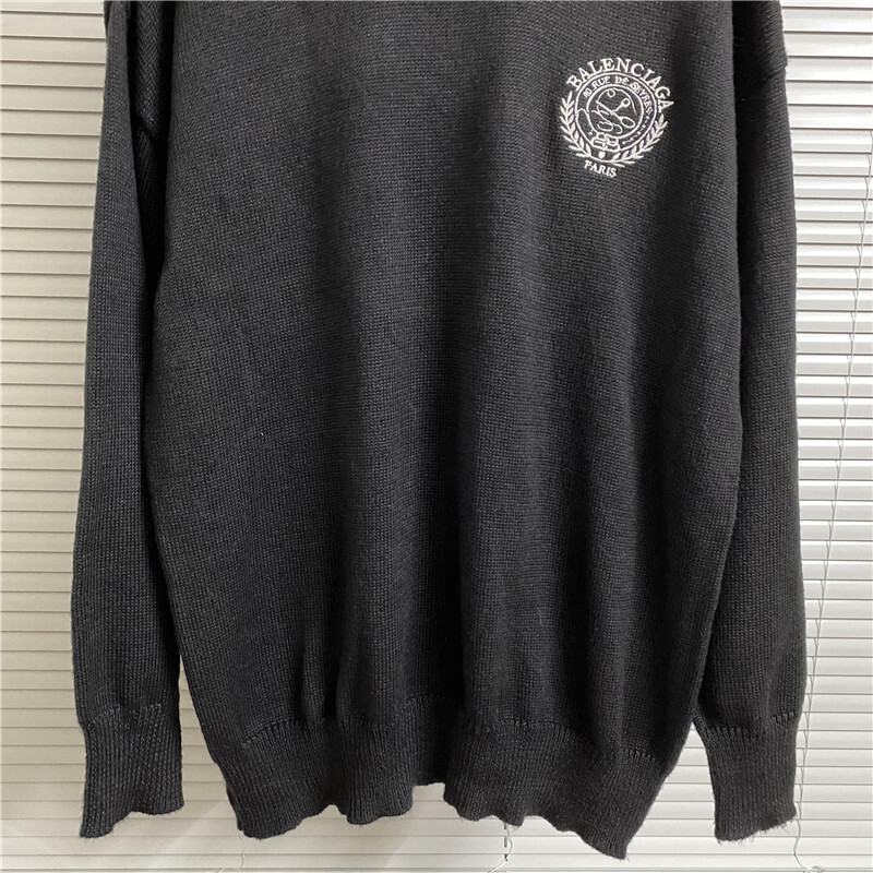 Ba1en*iaga clothes