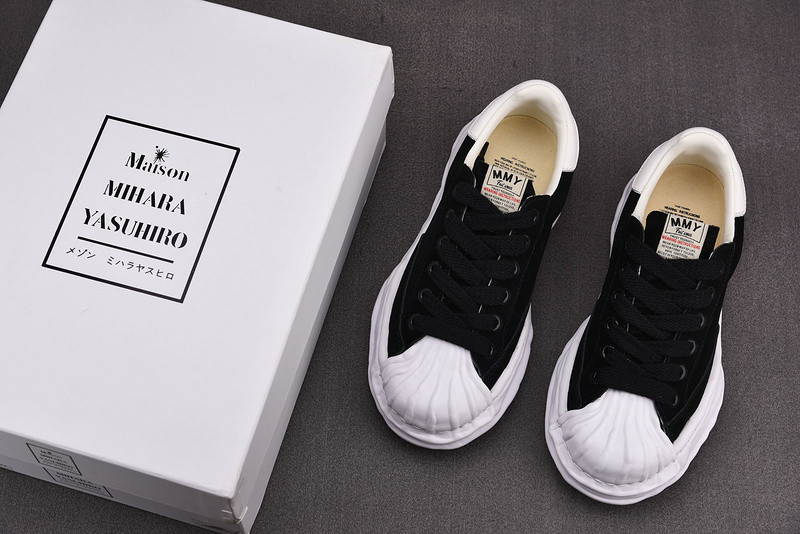 Ma*s*n mihara yasuhiro sneaker