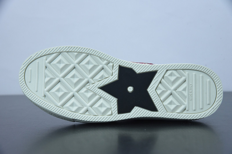 dio* low-top walk
