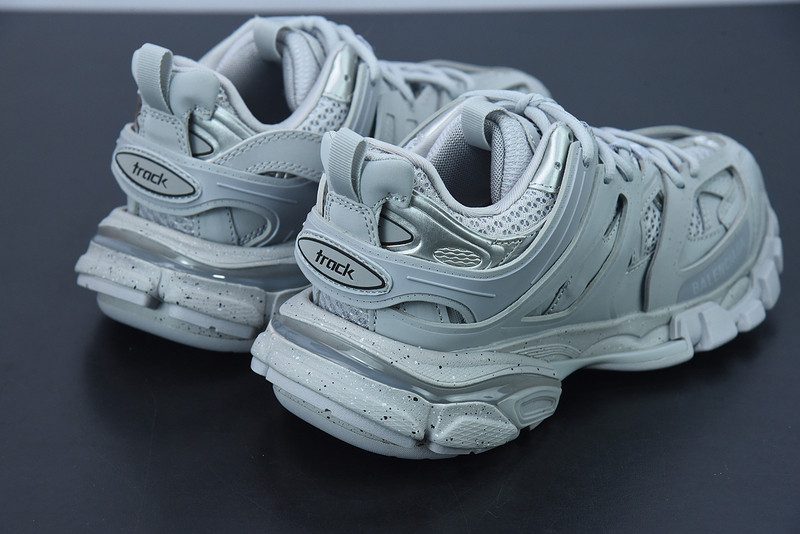bc track sneaker