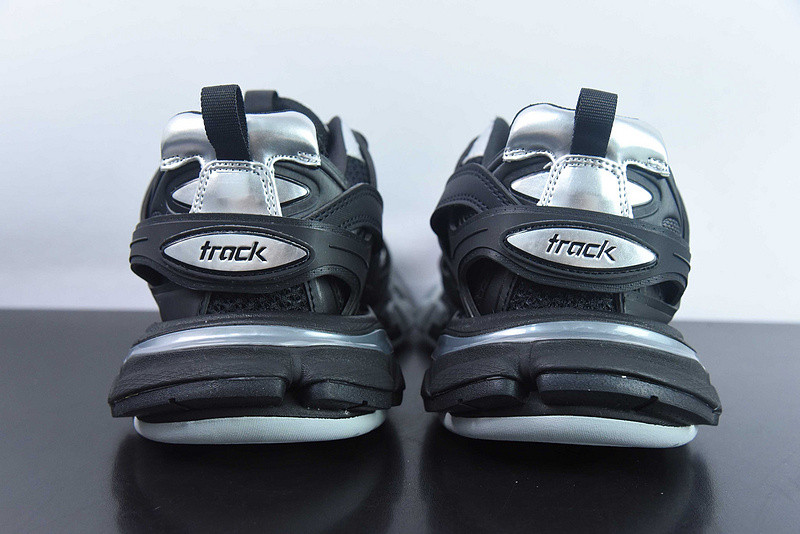 bc track sneaker